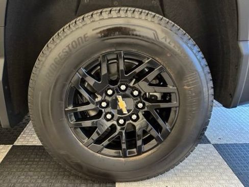 Used 2025 Chevrolet Silverado EV LT AWD/4WD image 13