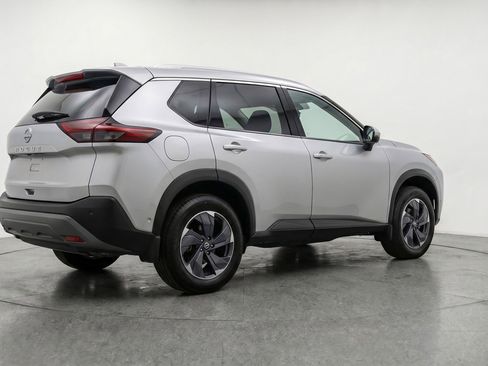 Used 2025 Nissan Rogue SV FWD image 9
