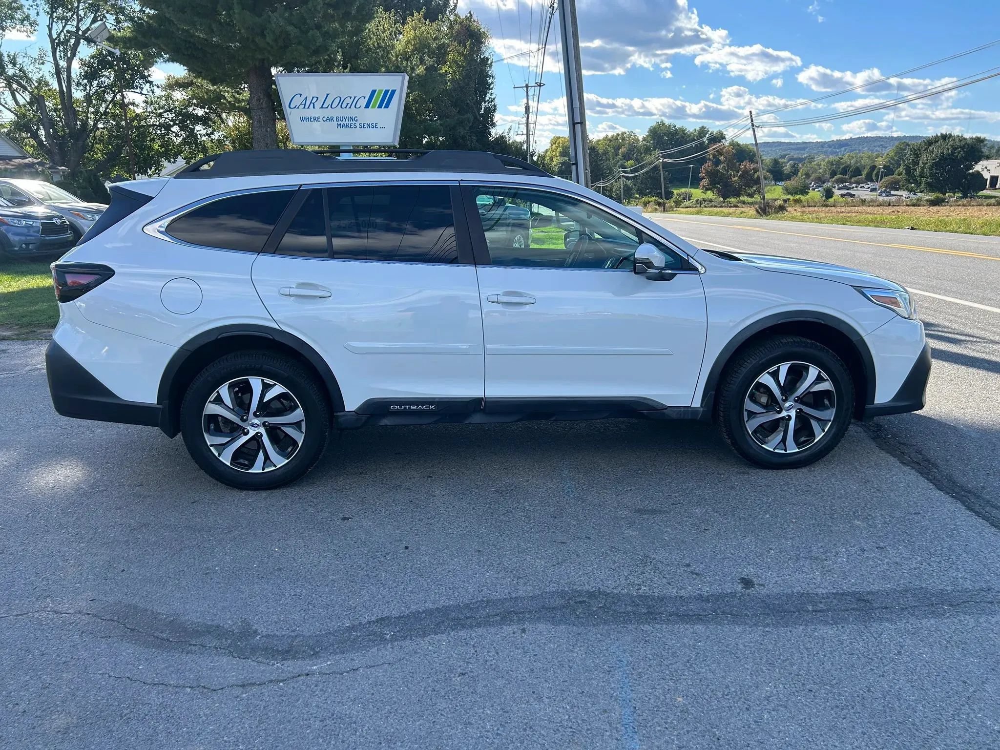 Used 2020 Subaru Outback Limited AWD/4WD image 10