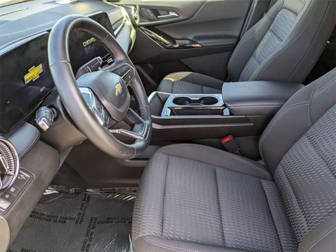Used 2025 Chevrolet Equinox LT image 23