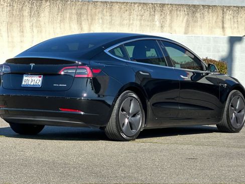 Used 2020 Tesla Model 3 Long Range image 2