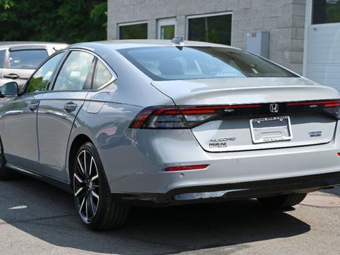 Used 2023 Honda Accord Touring image 7