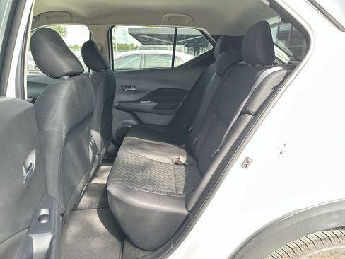 Used 2023 Nissan Kicks SV FWD image 4