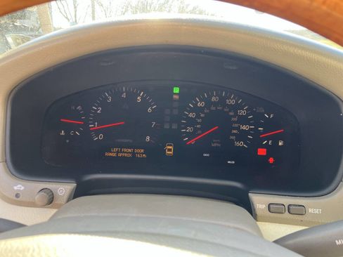 Used 2003 Lexus LS 430 RWD image 19
