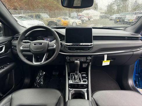 New 2026 Jeep Compass Latitude image 11