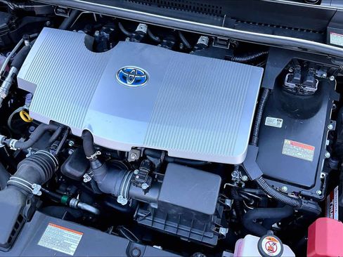 Used 2021 Toyota Prius XLE w/ Advanced Technology Package image 31