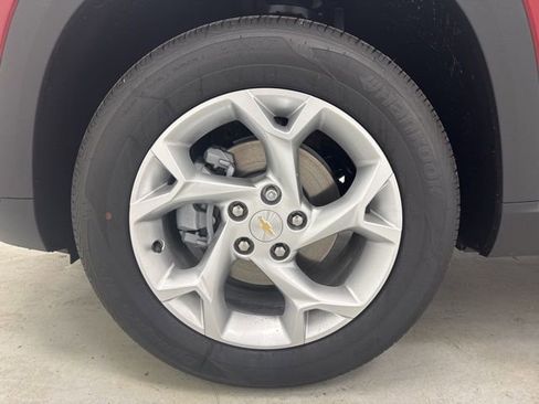 New 2026 Chevrolet Trax LS w/ LS Convenience Package FWD image 34
