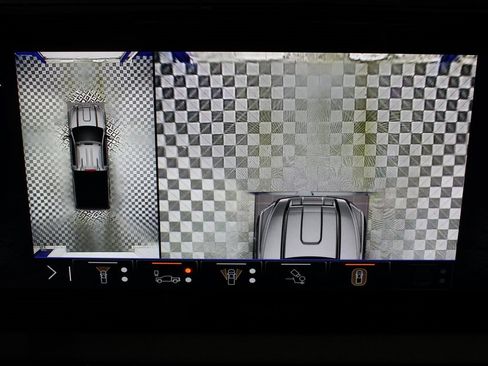 Used 2025 GMC Sierra 2500 AT4 image 18