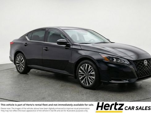 Used 2025 Nissan Altima 2.5 SV image 1