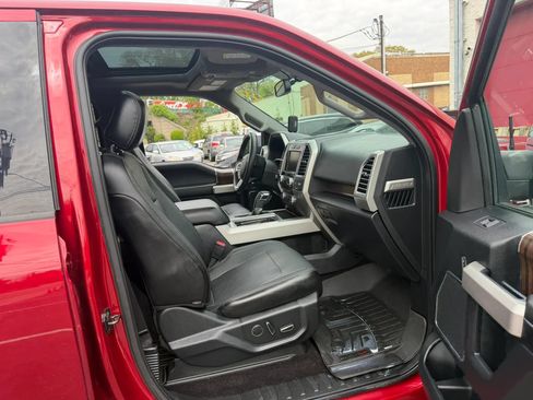 Used 2015 Ford F150 Lariat w/ Equipment Group 501A Mid AWD/4WD image 29
