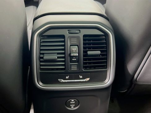 New 2026 Porsche Macan Turbo image 27