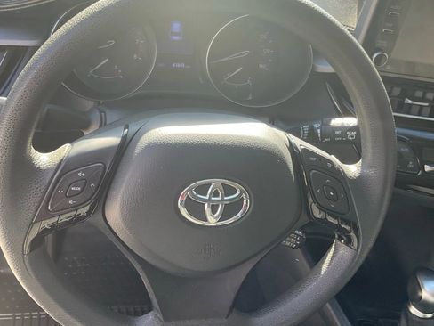Used 2021 Toyota C-HR LE image 17