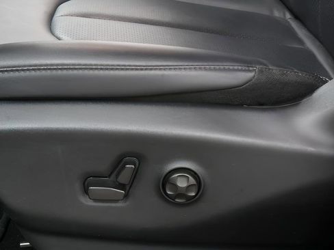 Used 2025 Chrysler Pacifica Select FWD image 20