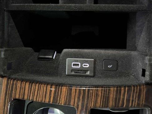 Used 2021 Cadillac Escalade Luxury RWD image 44
