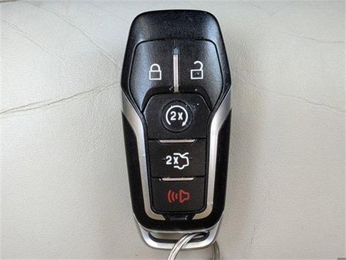 Used 2017 Ford Explorer Platinum image 38