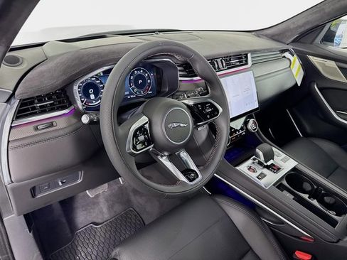 New 2026 Jaguar F-PACE SVR image 9