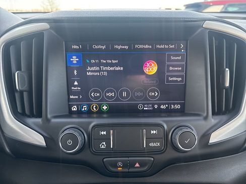 Used 2024 GMC Terrain SLT image 26