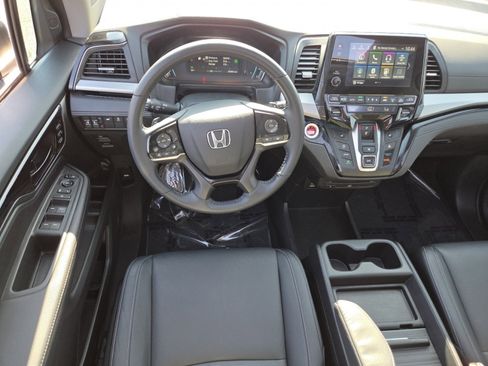Certified 2024 Honda Odyssey Touring image 31