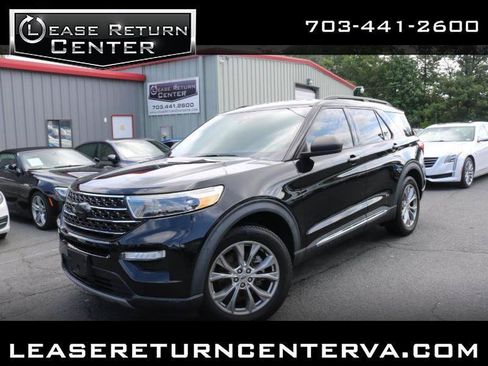 Used 2020 Ford Explorer XLT w/ Equipment Group 202A RWD image 1