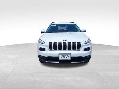 Used 2016 Jeep Cherokee Latitude w/ Cold Weather Group AWD/4WD image 2