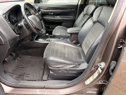 Used 2019 Mitsubishi Outlander AWD image 8
