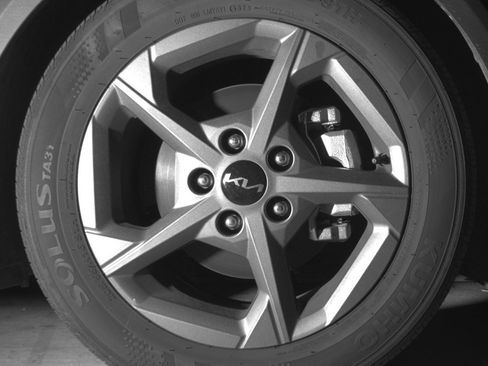 Used 2025 Kia K4 FWD image 13