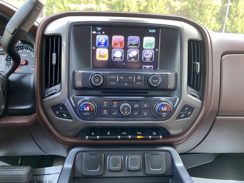 Used 2017 Chevrolet Silverado 2500 High Country w/ Snow Plow Prep Package AWD/4WD image 21