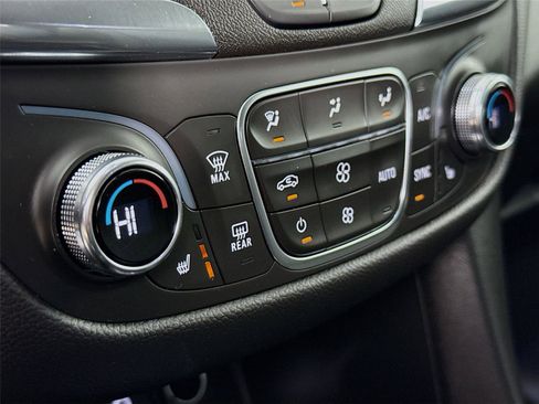 Used 2024 Chevrolet Equinox LT image 15