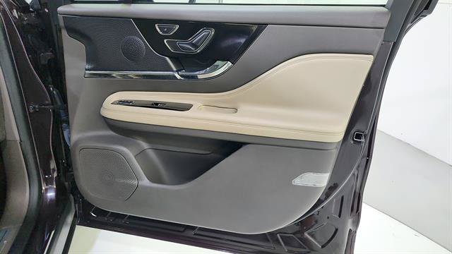 Used 2023 Lincoln Corsair FWD image 25