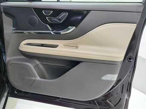 Used 2023 Lincoln Corsair FWD image 25