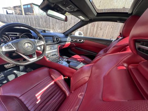 Used 2018 Mercedes-Benz SL 550 w/ Driver Assistance Package image 12