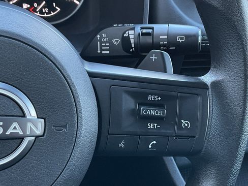 Used 2023 Nissan Rogue S image 23