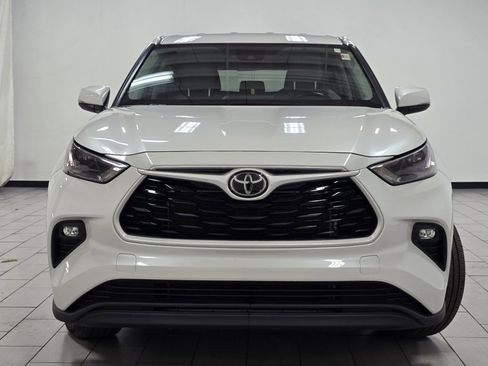 Certified 2023 Toyota Highlander LE image 10