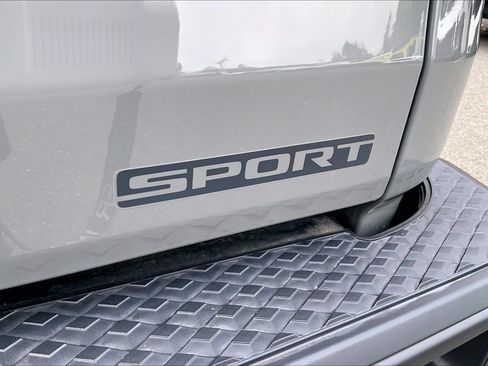 Used 2021 Jeep Gladiator Sport AWD/4WD image 27
