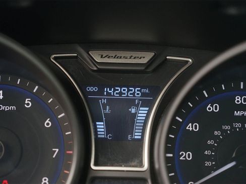 Used 2015 Hyundai Veloster Turbo w/ Option Group 04 FWD image 24