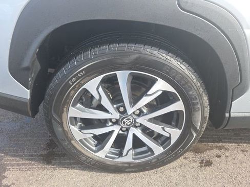 Used 2024 Toyota Corolla Cross XLE w/ Convenience Package image 7