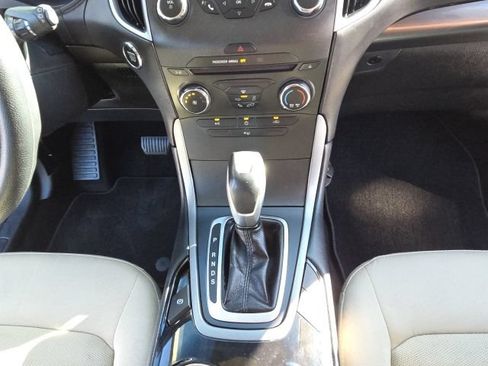 Used 2017 Ford Edge SE FWD image 29