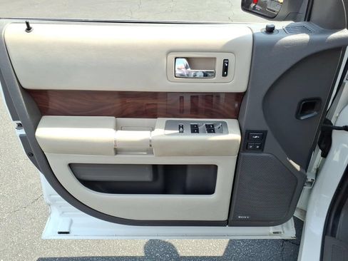 Used 2010 Ford Flex SEL AWD/4WD image 8