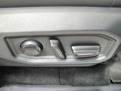 Used 2024 Toyota Tundra Platinum AWD/4WD image 47