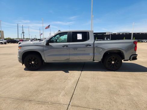 Used 2024 Chevrolet Silverado 1500 Custom image 4