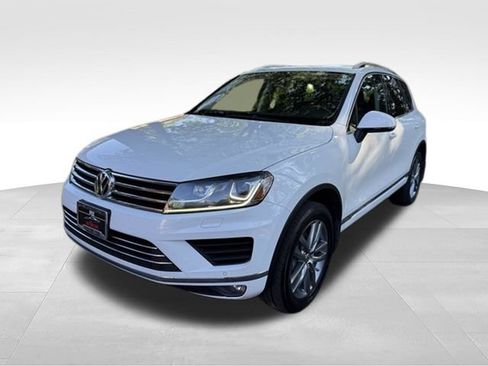 Used 2015 Volkswagen Touareg Sport AWD/4WD image 1