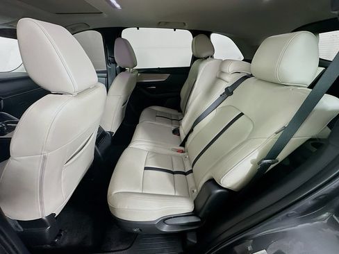 Certified 2024 MAZDA CX-90 3.3 Turbo w/ Preferred Plus AWD/4WD image 33