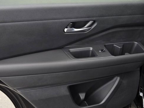 New 2026 Nissan Pathfinder SL FWD image 11