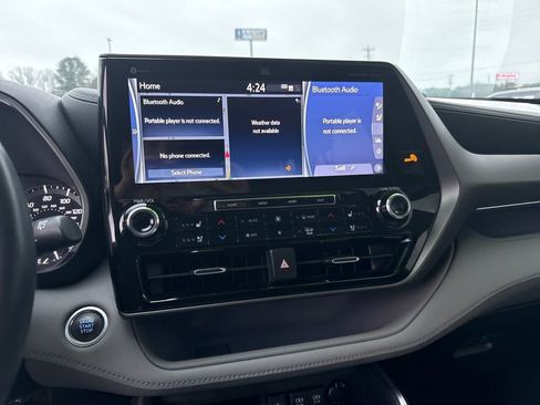 Used 2021 Toyota Highlander Limited image 17