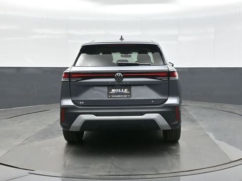 New 2026 Volkswagen Tiguan SE w/ Panoramic Sunroof Package image 6