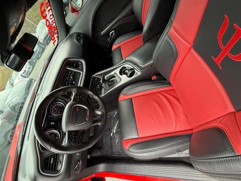 Used 2018 Dodge Challenger R/T image 10