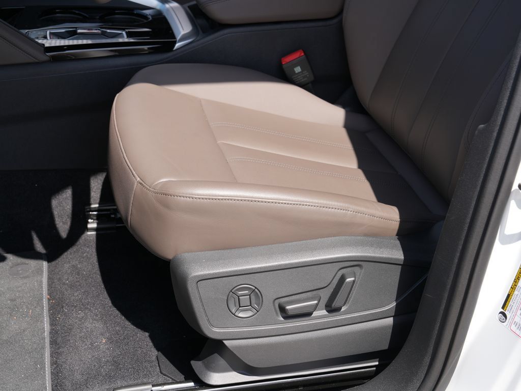 Used 2025 Audi Q5 Premium Plus w/ Premium Plus AWD/4WD image 20