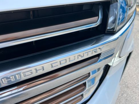 Used 2023 Chevrolet Tahoe High Country AWD/4WD image 3