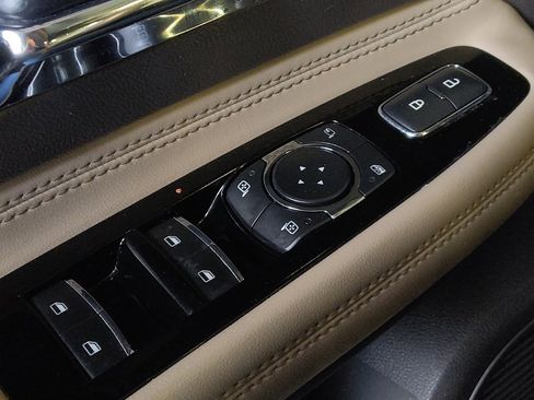 Used 2020 Lincoln Corsair FWD w/ Equipment Group 101A image 27