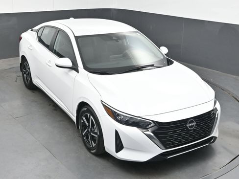 Used 2025 Nissan Sentra SV w/ All-Weather Package image 30